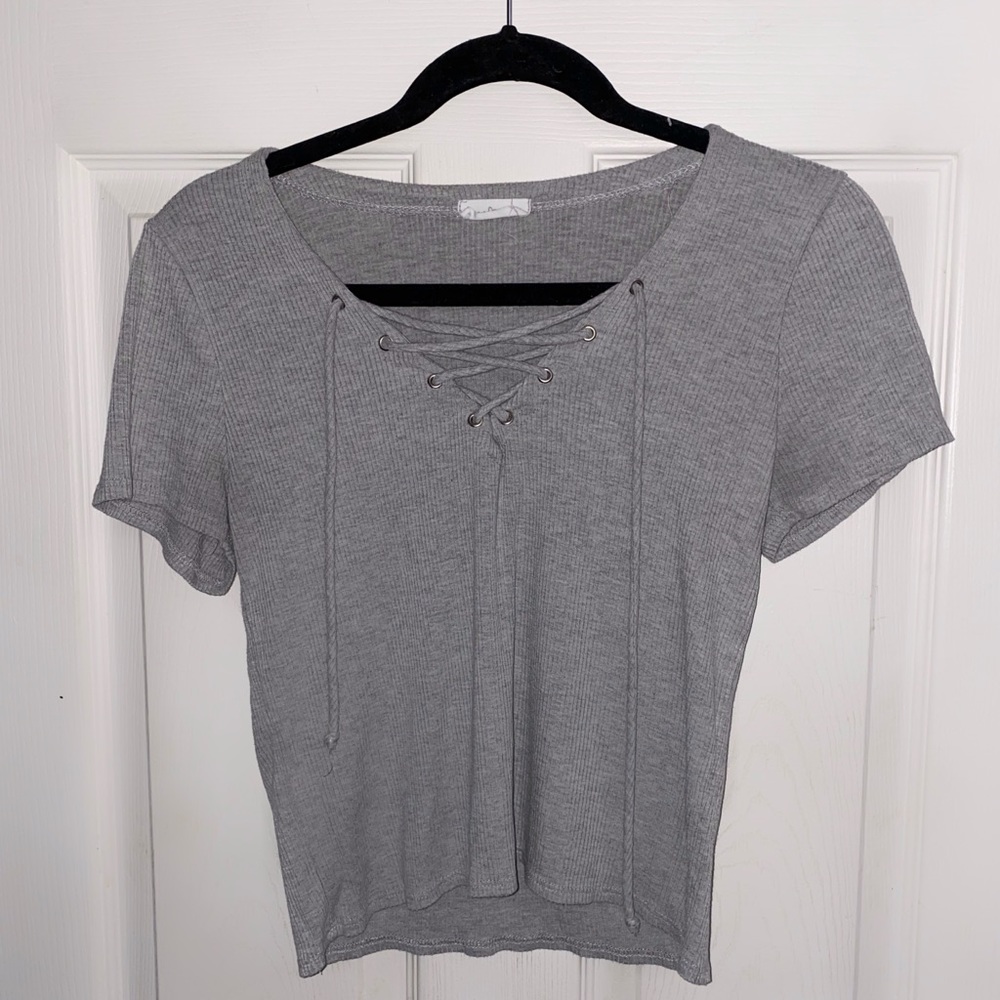 ⭐️3/$20⭐️ Gray Ribbed Tee with Cross Front Detail